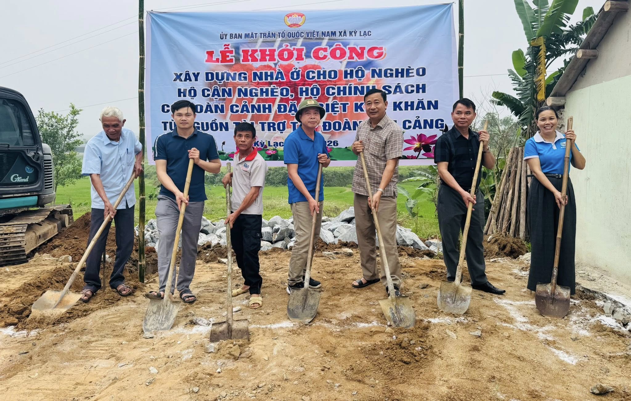 XÃ KỲ LẠC KHỞI CÔNG XÂY DỰNG NHÀ Ở CHO HỘ NGHÈO