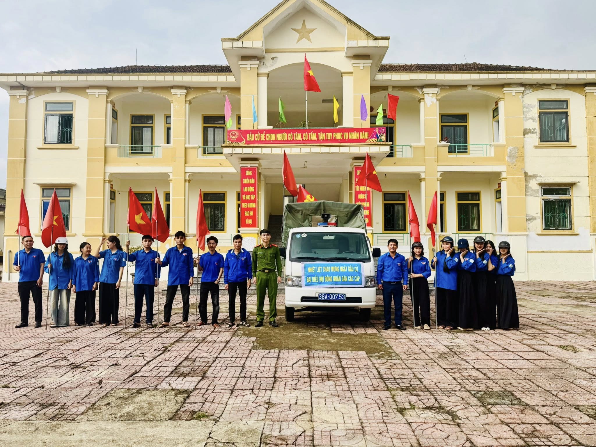 ĐOÀN XÃ KỲ LẠC TUYÊN TRUYỀN LƯU ĐỘNG VỀ BẦU CỬ HĐND CÁC CẤP