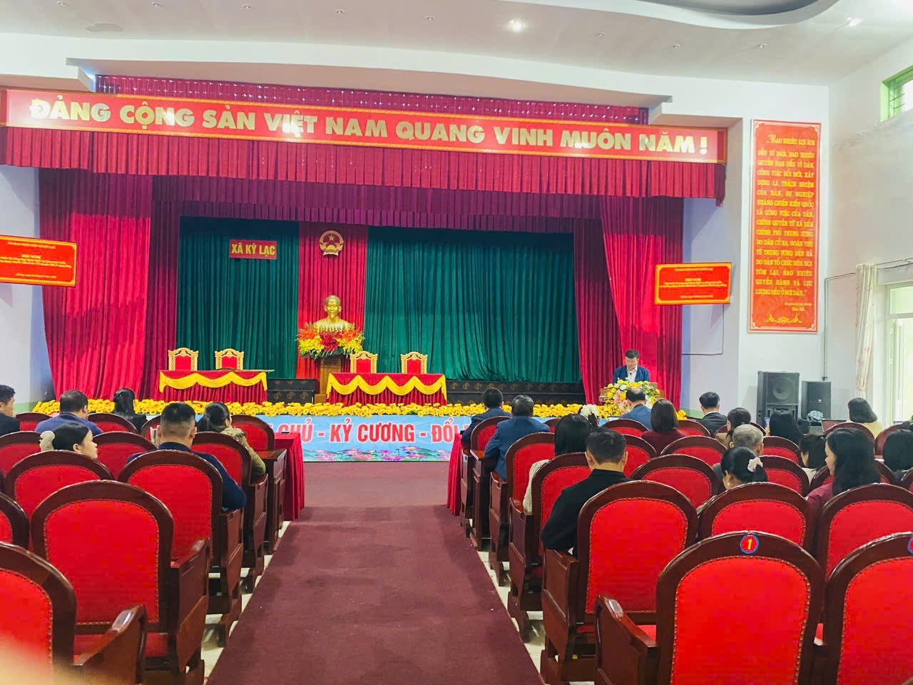 XÃ KỲ LẠC TẬP HUẤN KỸ NĂNG THỰC HÀNH NỘP HỒ SƠ TRỰC TUYẾN TOÀN TRÌNH CHO TỔ CHUYỂN ĐỔI SỐ CỘNG ĐỒNG