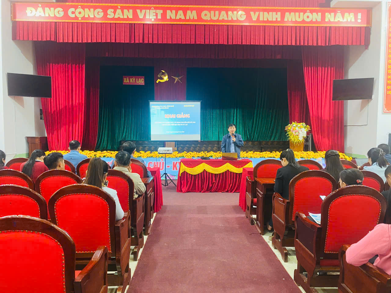 Xã Kỳ Lạc tổ chức Lớp tập huấn nâng cao nhận thức, kỹ năng chuyển đổi số