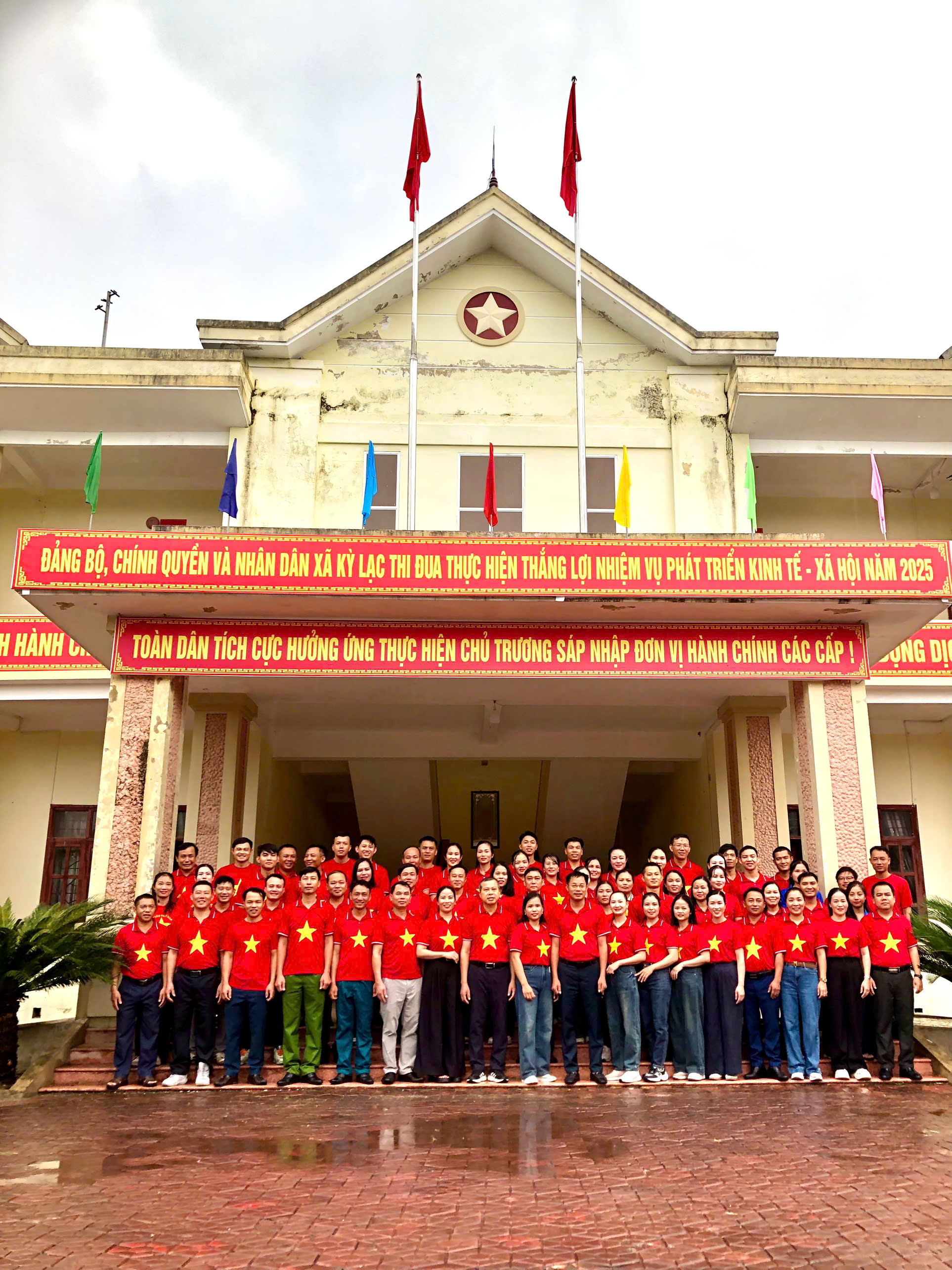 CƠ QUAN XÃ KỲ LẠC TỔ CHỨC CHƯƠNG TRÌNH “CÙNG VIỆT NAM TIẾN BƯỚC” 