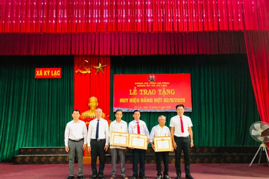 Đảng bộ xã Kỳ Lạc long trọng tổ chức Lễ trao tặng huy hiệu Đảng đợt 02/9/2026 