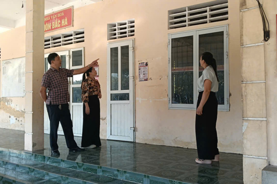 Thường trực HĐND xã Kỳ Lạc khảo sát tình hình các thôn sau sắp xếp  