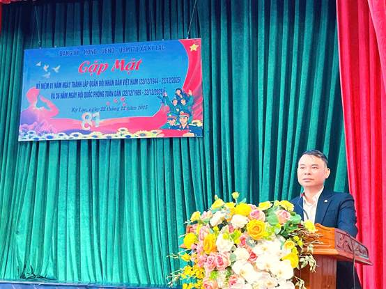 Ảnh có chứa rèm, trang phục, văn bản, Cắm hoaNội dung do AI tạo ra có thể không chính xác.