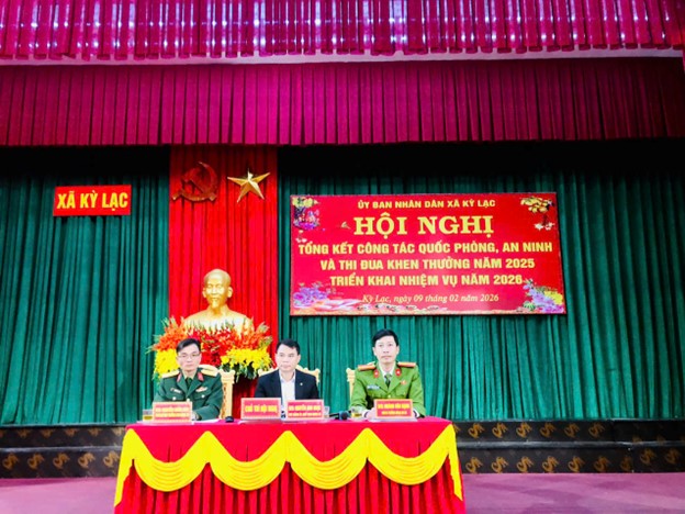 UBND XÃ KỲ LẠC TỔ CHỨC HỘI NGHỊ TỔNG KẾT CÔNG TÁC QUỐC PHÒNG - AN NINH VÀ THI ĐUA KHEN THƯỞNG NĂM 2025, TRIỂN KHAI NHIỆM VỤ NĂM 2026 